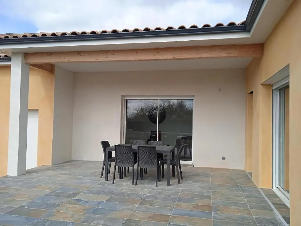 La Villa Des Muriers Tres Spacieuse Dans Un Environnement Calme 0*, Malause France