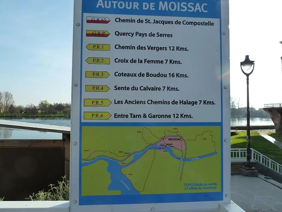 La Villa Des Muriers Tres Spacieuse Dans Un Environnement Calme France