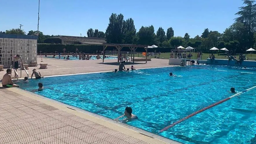 La Villa Des Muriers Tres Spacieuse Dans Un Environnement Calme  Malause
