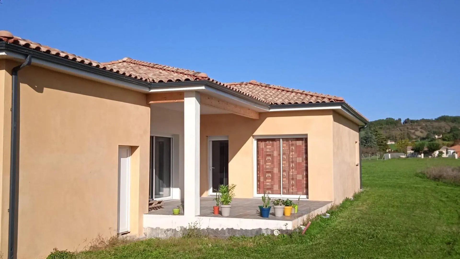 La Villa Des Muriers Tres Spacieuse Dans Un Environnement Calme  Malause